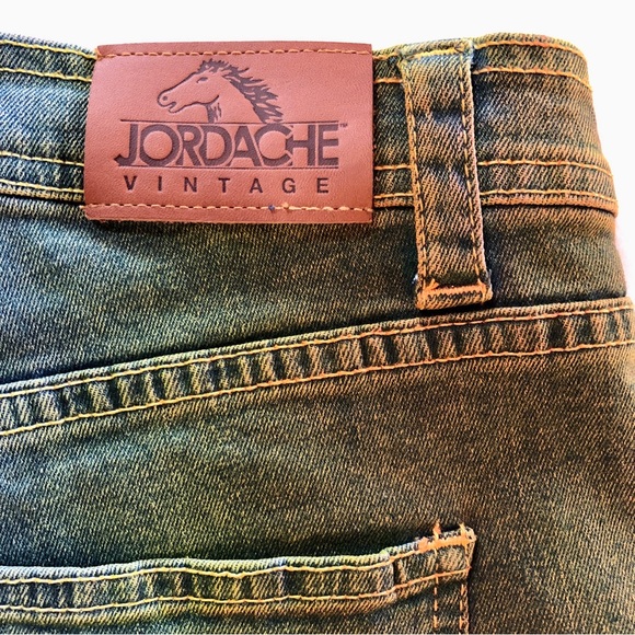 Jordache Farrah Crop Flare Ombré Jeans (31) - Picture 14 of 16